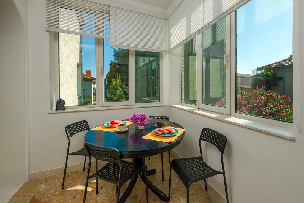 Garden Apartment Kaštela Zimmer foto