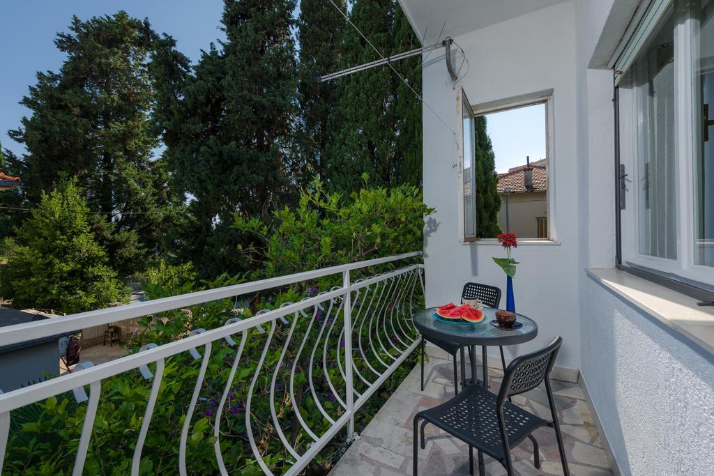 Garden Apartment Kaštela Zimmer foto