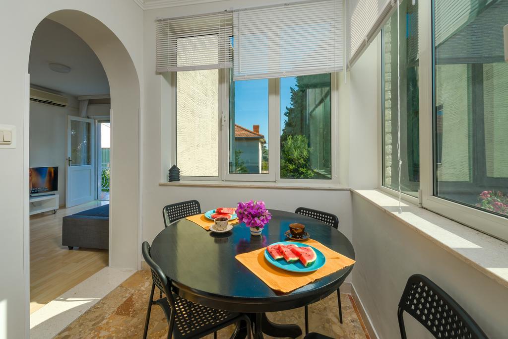 Garden Apartment Kaštela Zimmer foto